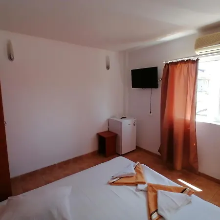 Casa Tomis Guest house *