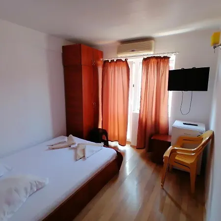 Guest house Casa Tomis *